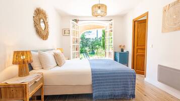 6 chambres, fer et planche à repasser, Wi-Fi gratuit, draps fournis