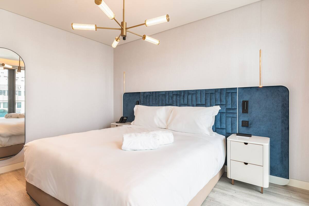 Duplex, Pool View | Minibar, in-room safe, desk, soundproofing