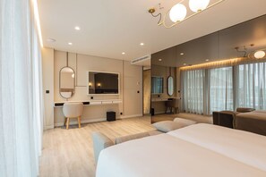 Superior-Maisonette, 2 Schlafzimmer | Minibar, Zimmersafe, Schreibtisch, schallisolierte Zimmer