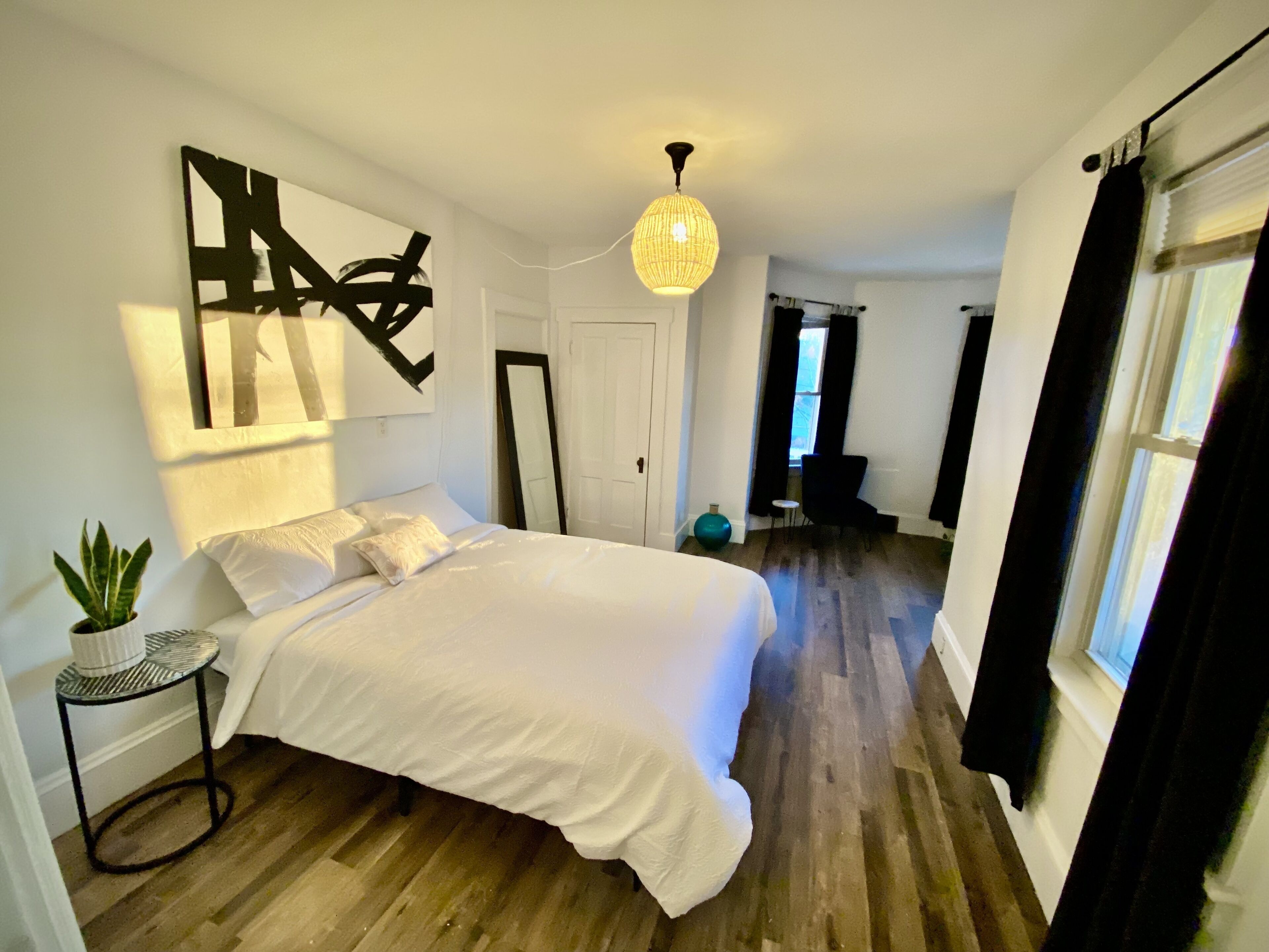 Lakes Region | Modern | Artistic | Apartment