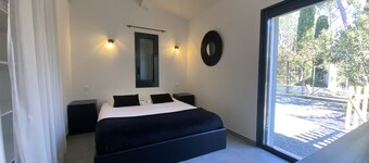 Single-storey villa (6/8 pers) with private swimming pools