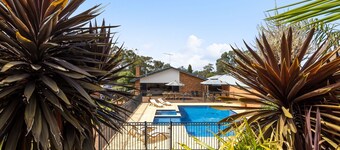 PANORAMA SUPER SIZED OUTDOOR HEATED POOL & SPA ENTERTAINER,TOOTGAROOK