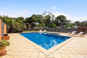 A heated pool - PANORAMA SUPER SIZED OUTDOOR HEATED POOL & SPA ENTERTAINER,TOOTGAROOK (Tootgarook)