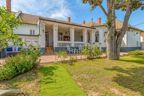 House, Smoking | 2 bedrooms, Internet - Treasure Of The Past With Whirlpool (Balatonrendes)