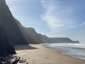 Plage à proximité, chaises longues