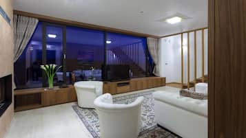 Villa | 4 bedrooms, Internet