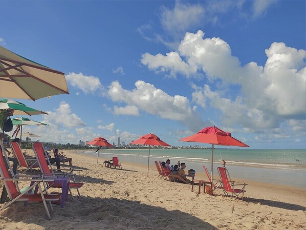 On the beach, white sand - A Oca Hostel Bar (João Pessoa)