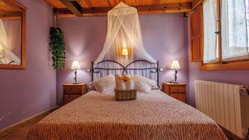 5 chambres, fer et planche à repasser, lit parapluie, Wi-Fi gratuit