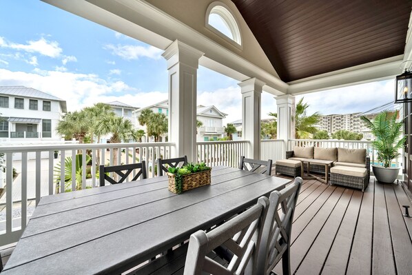 Outdoor dining