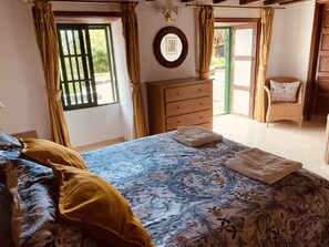 4 Schlafzimmer, Zimmersafe, Bügeleisen/Bügelbrett, Reisekinderbett