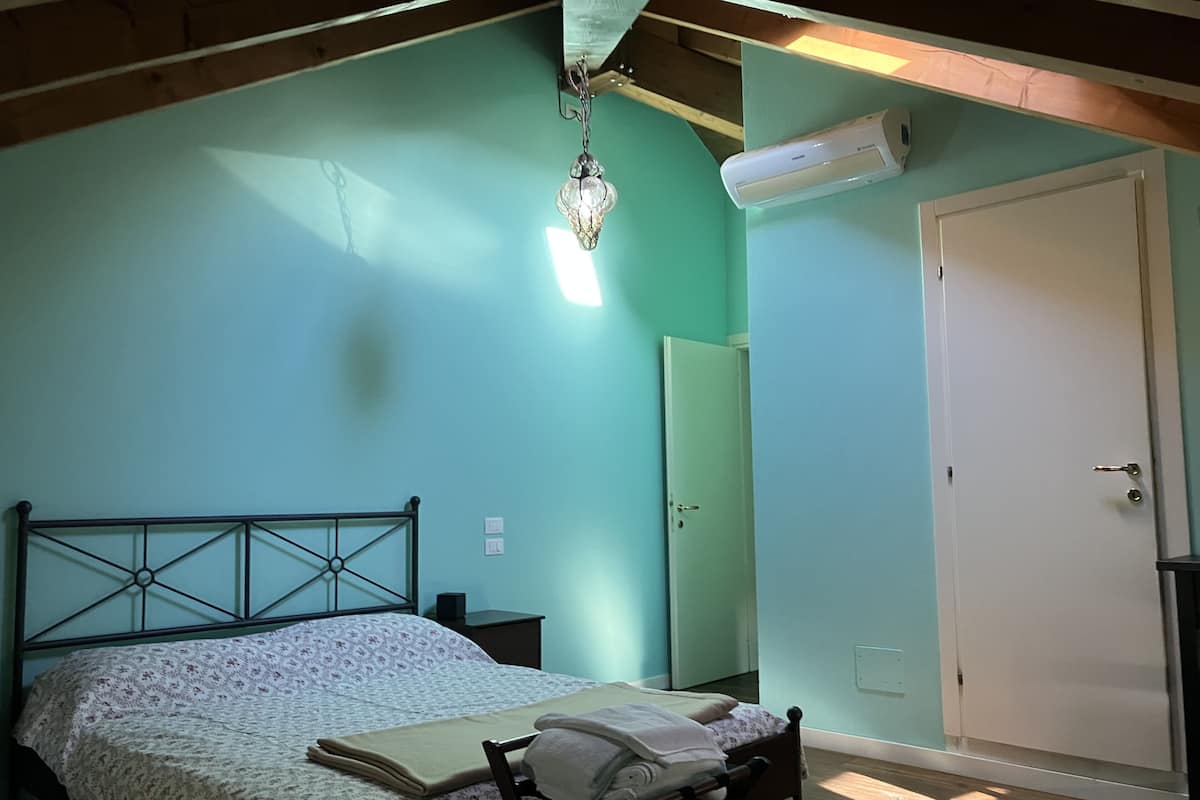 Traditional-Zimmer, 1 Doppelbett, Nichtraucher | Bügeleisen/Bügelbrett, kostenloses WLAN, Bettwäsche