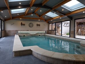 Innenpool, beheizter Pool