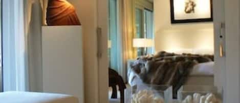 2 bedrooms, in-room safe, WiFi