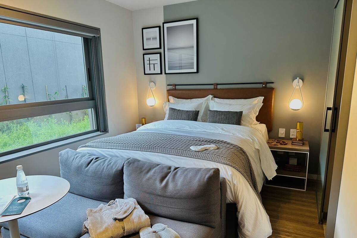 Comfort Room | 1 bedroom, blackout drapes, soundproofing, iron/ironing board