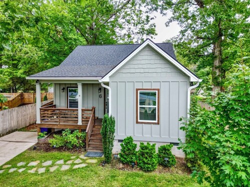 Minutes From Downtown Asheville!