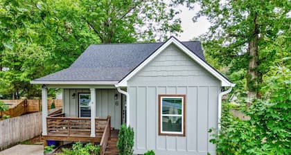 Minutes From Downtown Asheville!