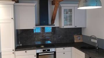 Kühlschrank, Ofen, Herdplatte, Geschirrspüler