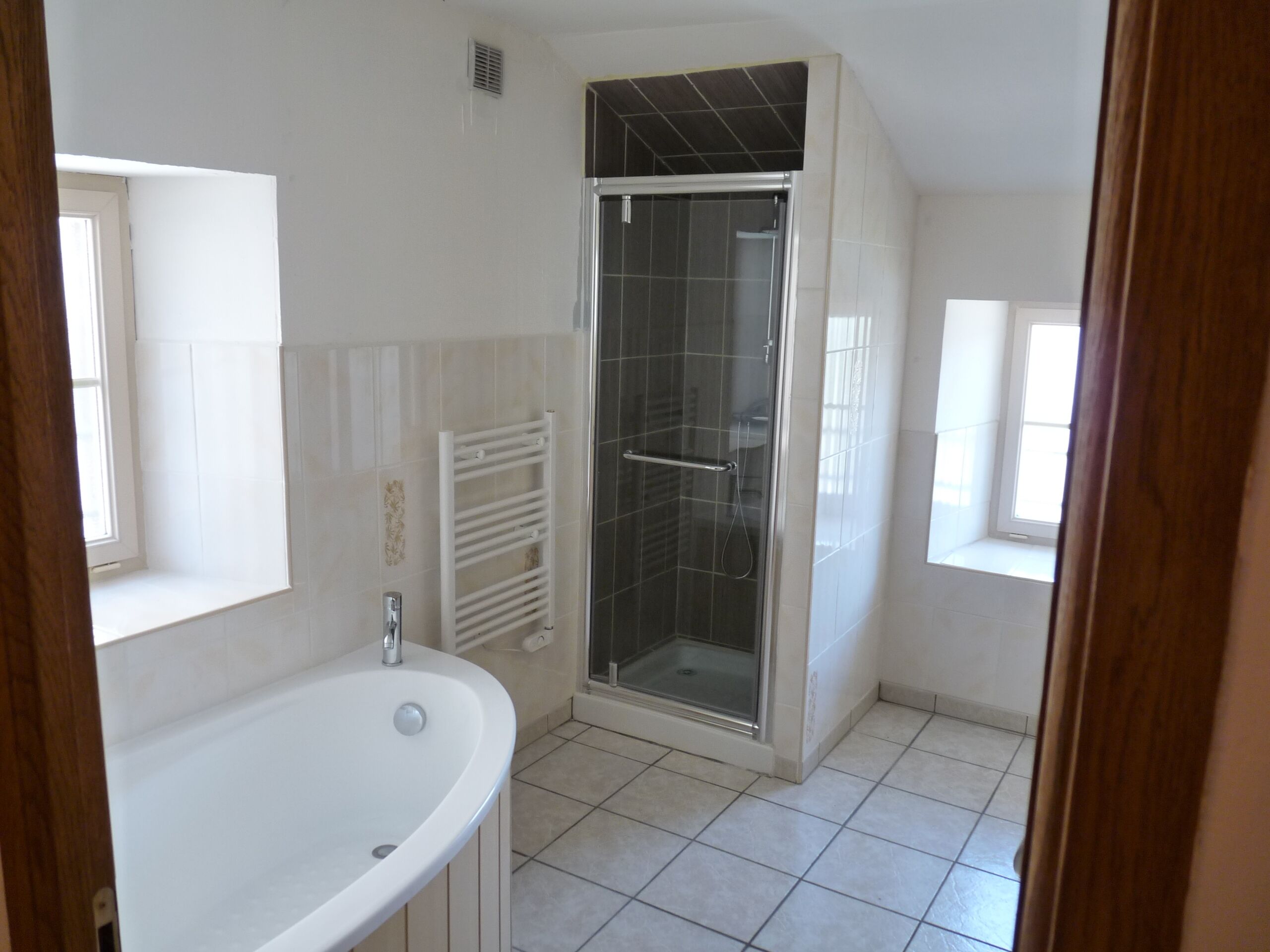 Bathtub, hair dryer