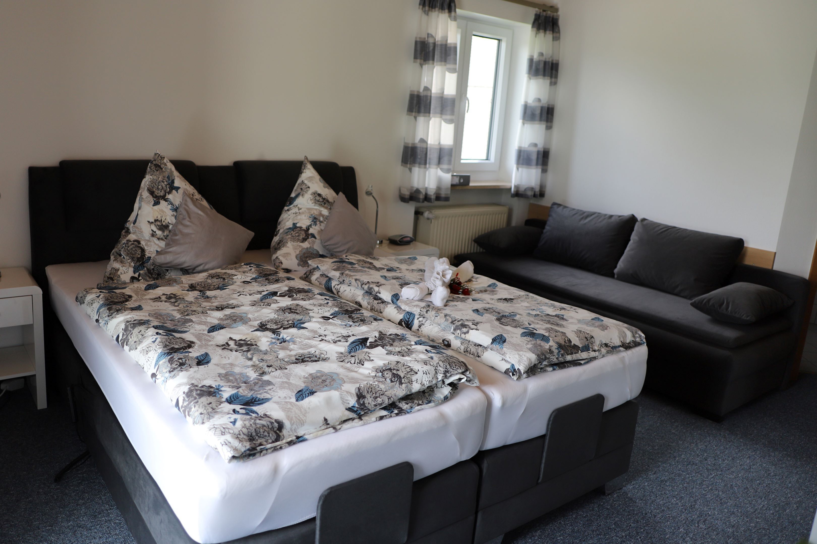 Double Room | Free WiFi, bed sheets