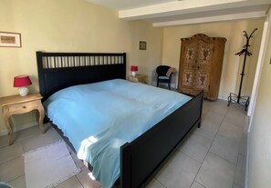 4 Schlafzimmer, Bügeleisen/Bügelbrett, WLAN, Bettwäsche