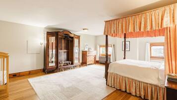 4 chambres, bureau, fer et planche Ă repasser, lit parapluie