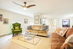 Unclassified image, 4 of 40, button - Private Top Floor 4BR Suite at Marion Hall Mansion (Cincinnati)