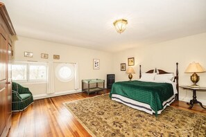 Unclassified image, 3 of 40, button - Private Top Floor 4BR Suite at Marion Hall Mansion (Cincinnati)