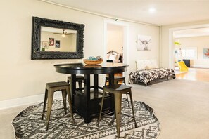 Luokittelematon kuva, 3 kautta 40, painike