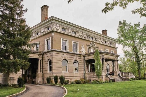 Private Top Floor 4BR Suite at Marion Hall Mansion