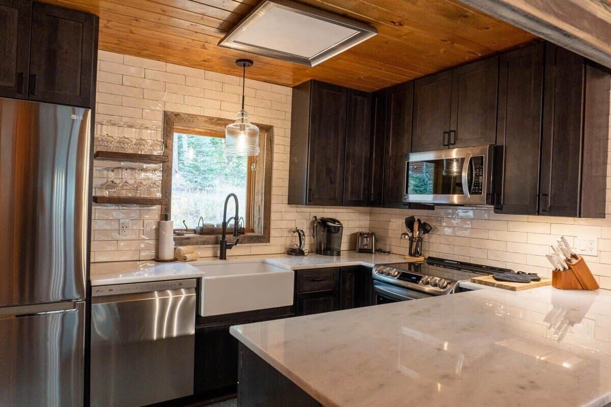 Rustic 3BR Cabin w/ Scenic Setting, Near Breck!