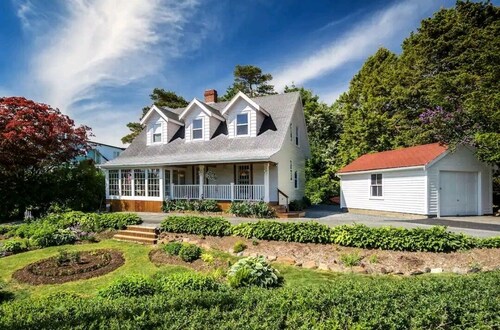 D-TOWN GETAWAY "SPACIOUS+WIFI+AC+FAMILY+GATHERING"