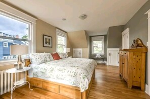 Room - D-TOWN GETAWAY "SPACIOUS+WIFI+AC+FAMILY+GATHERING" (Halifax)