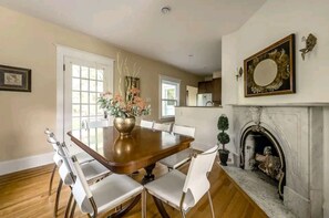 Dining - D-TOWN GETAWAY "SPACIOUS+WIFI+AC+FAMILY+GATHERING" (Halifax)