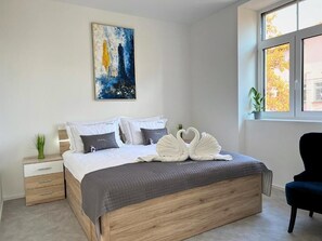 1 bedroom, in-room safe, free WiFi, bed sheets