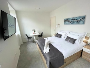 1 bedroom, bed sheets, wheelchair access