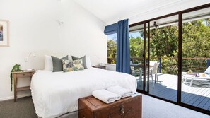 4 bedrooms, iron/ironing board, travel cot, WiFi