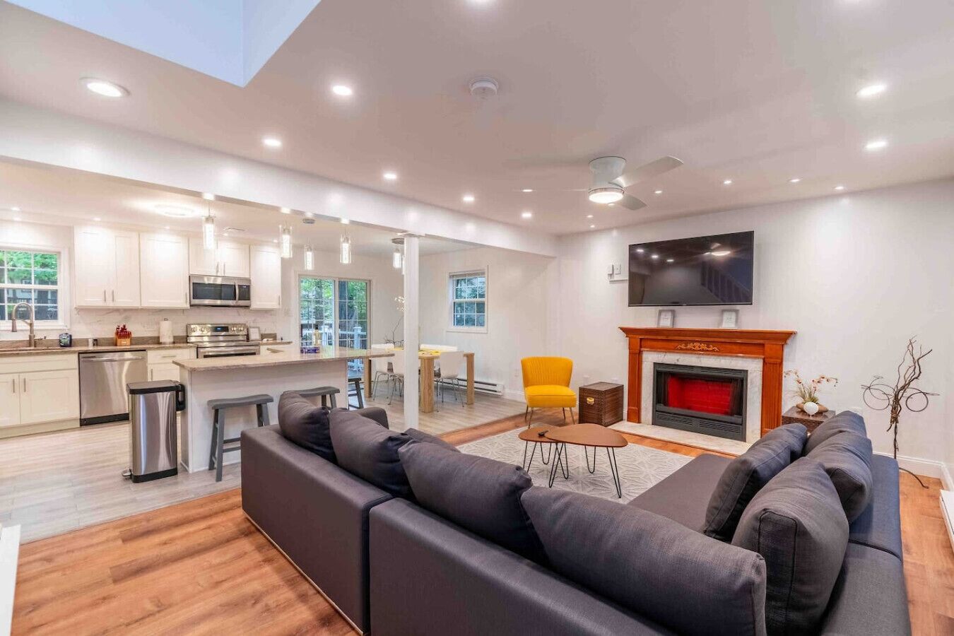 Smart TV, chimenea y videojuegos 