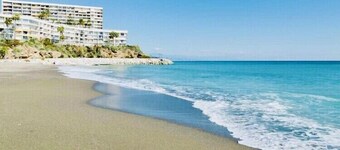 IDEAL Comfy peaceful CARIHUELA HOUSE 3 mins beach Fast Wifi Air/Con Pool!