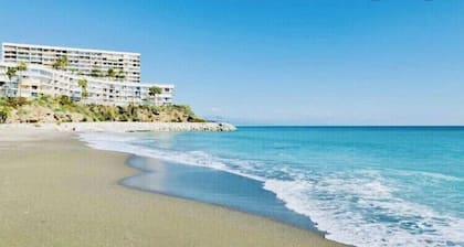 IDEAL Comfy peaceful CARIHUELA HOUSE 3 mins beach Fast Wifi Air/Con Pool!