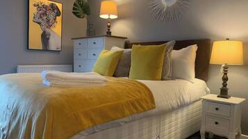 1 bedroom, iron/ironing board, bed sheets