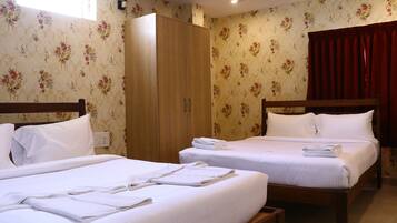 Family Triple Room | Egyptian cotton sheets, premium bedding, memory foam beds