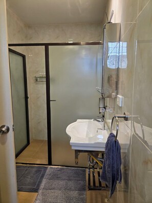 Shower, hair dryer, towels, soap - Marigold Apartment 2 your home in Fiji.
2 Bedroom Stunning 125sqm Meter Apart (Nadi)