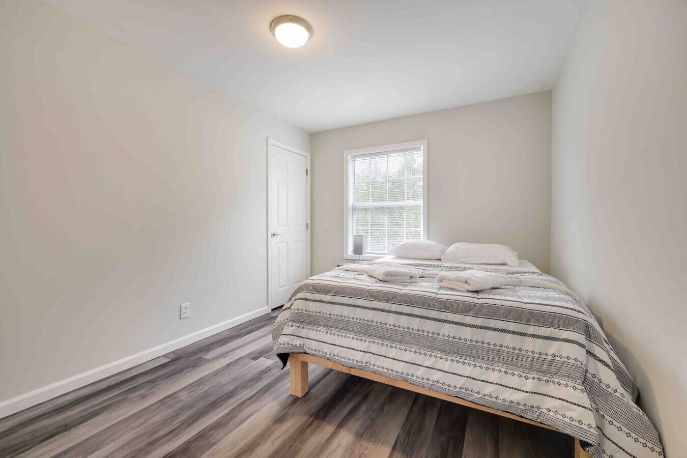 5 chambres, fer et planche à repasser, lit parapluie, Wi-Fi gratuit