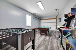 Game room - 5BR w/ Game Room Near Camelback & Kalahari | 2-Min Walk to Lake, Family Fun (Tobyhanna)