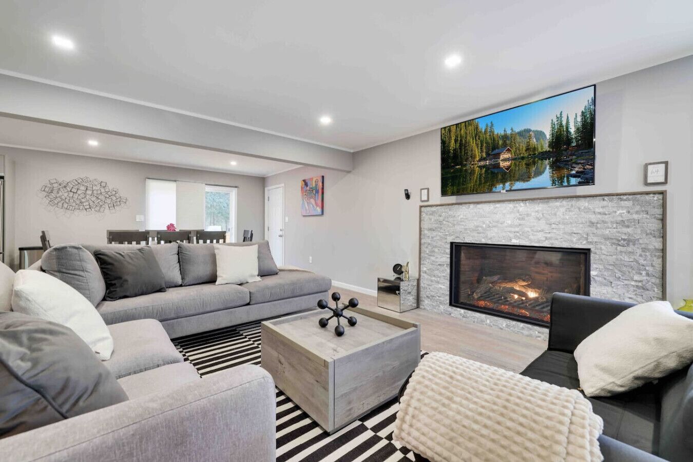 Smart TV, fireplace, video games, table tennis