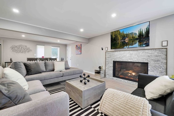 Smart TV, fireplace, video games, table tennis