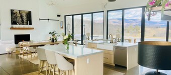 FAB MODERN BARN  w/heated pool, views & 21+ acres - close to UVA & Vineyards!