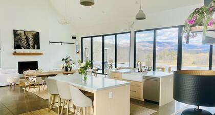 FAB MODERN BARN w/heated pool, views & 21+ acres - close to UVA & Vineyards!