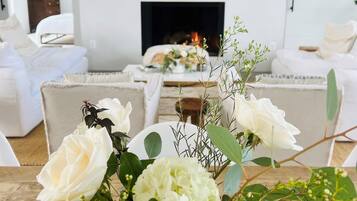 5 chambres, fer et planche à repasser, Wi-Fi, draps fournis