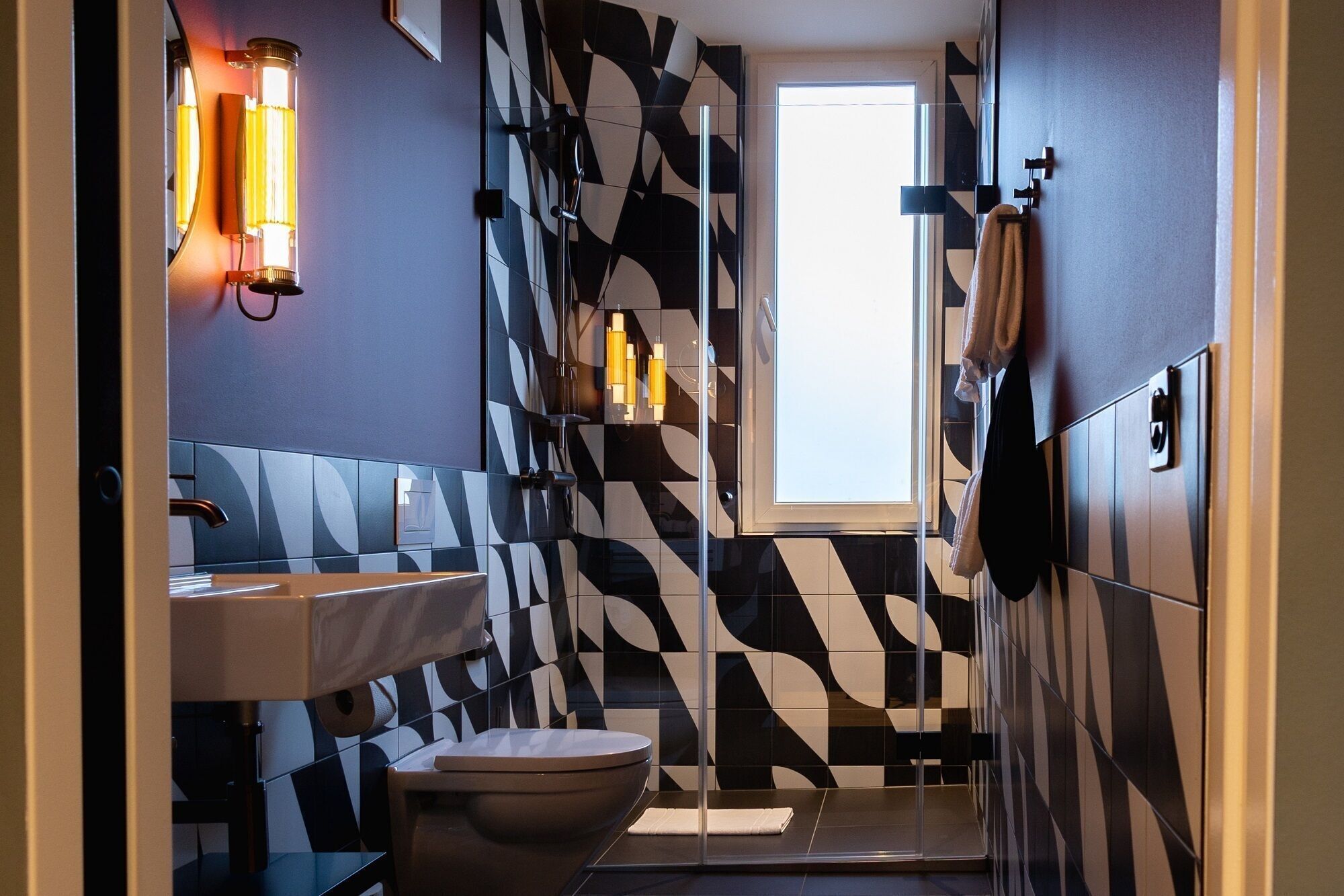 Baño | Regadera, amenidades de baño gratuitas, secadora de cabello, batas 